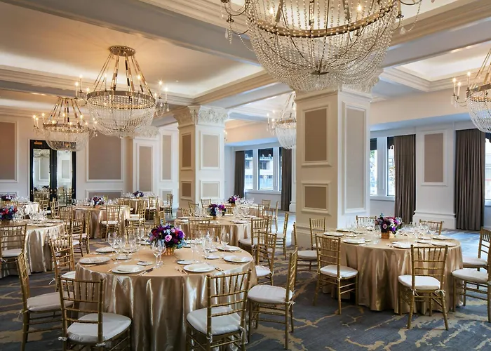 Top Hotels with Jacuzzi in San Diego for Relaxation